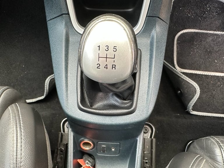 2011 Ford Fiesta 1.6 TD Zetec S Hatchback 3dr Diesel Manual (107 g/km, 94 bhp) Hatchback Diesel M...