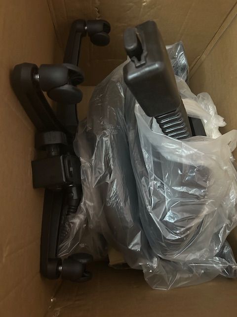 Homeworker Black Ergonomic Chair with Armrest
