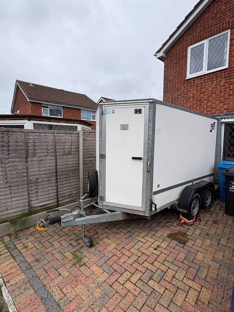 Ifor Williams BV105g box trailer 