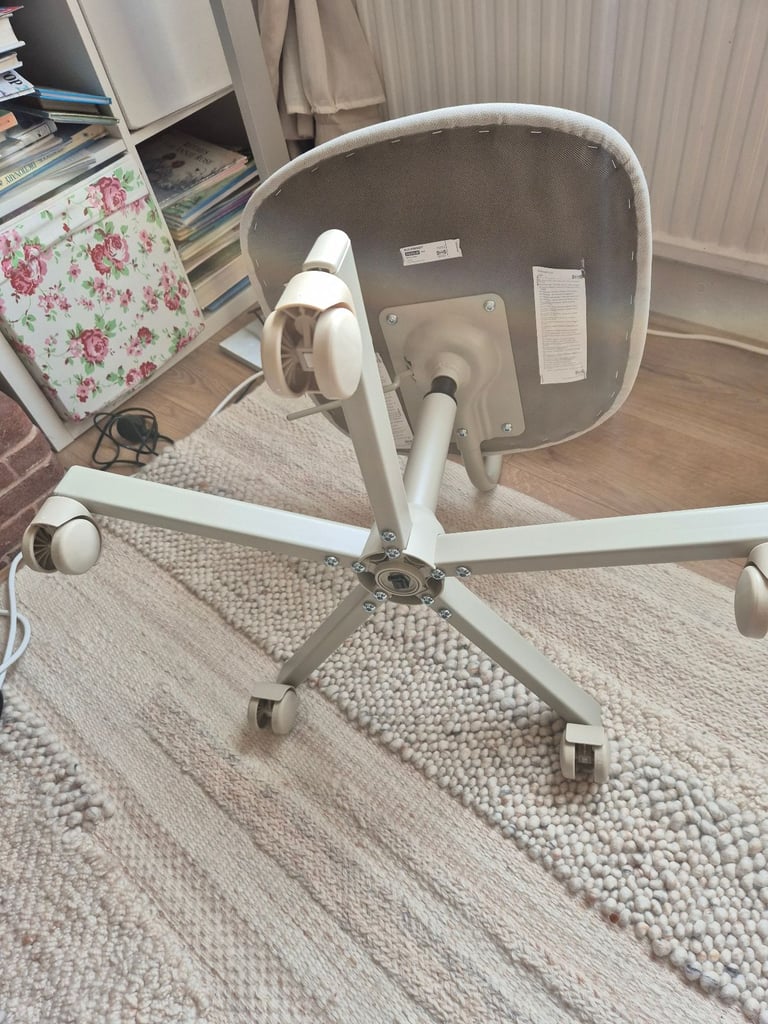 IKEA office desk chair like new