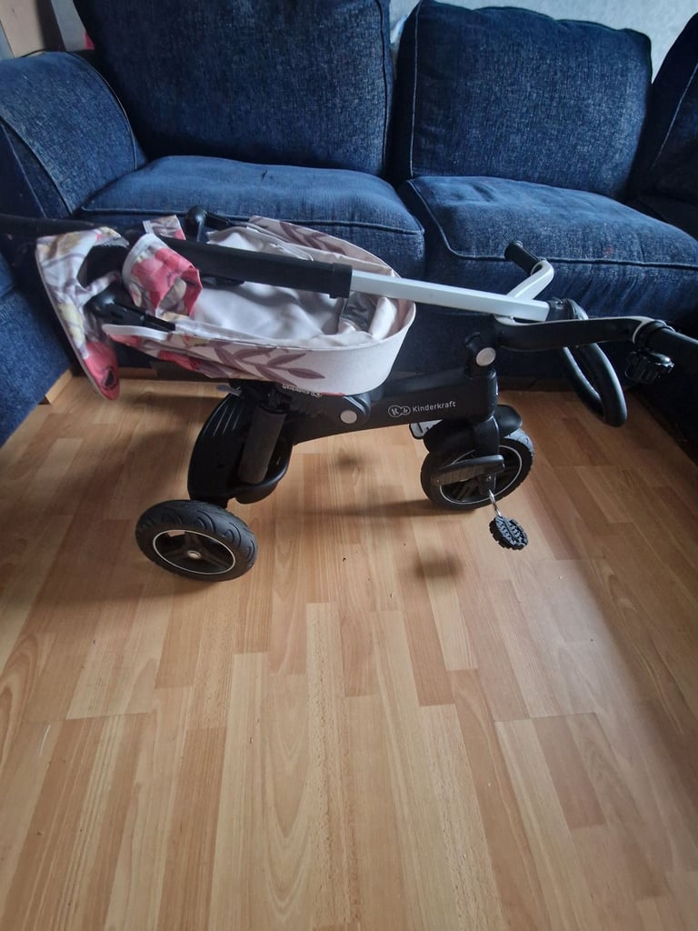 Almost New Girls’ Trike – Barely Used! £70 ono