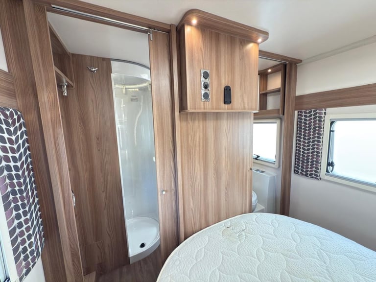 2018 Swift Freestyle EB, 4 berth with rear island bed, centre washroom, 