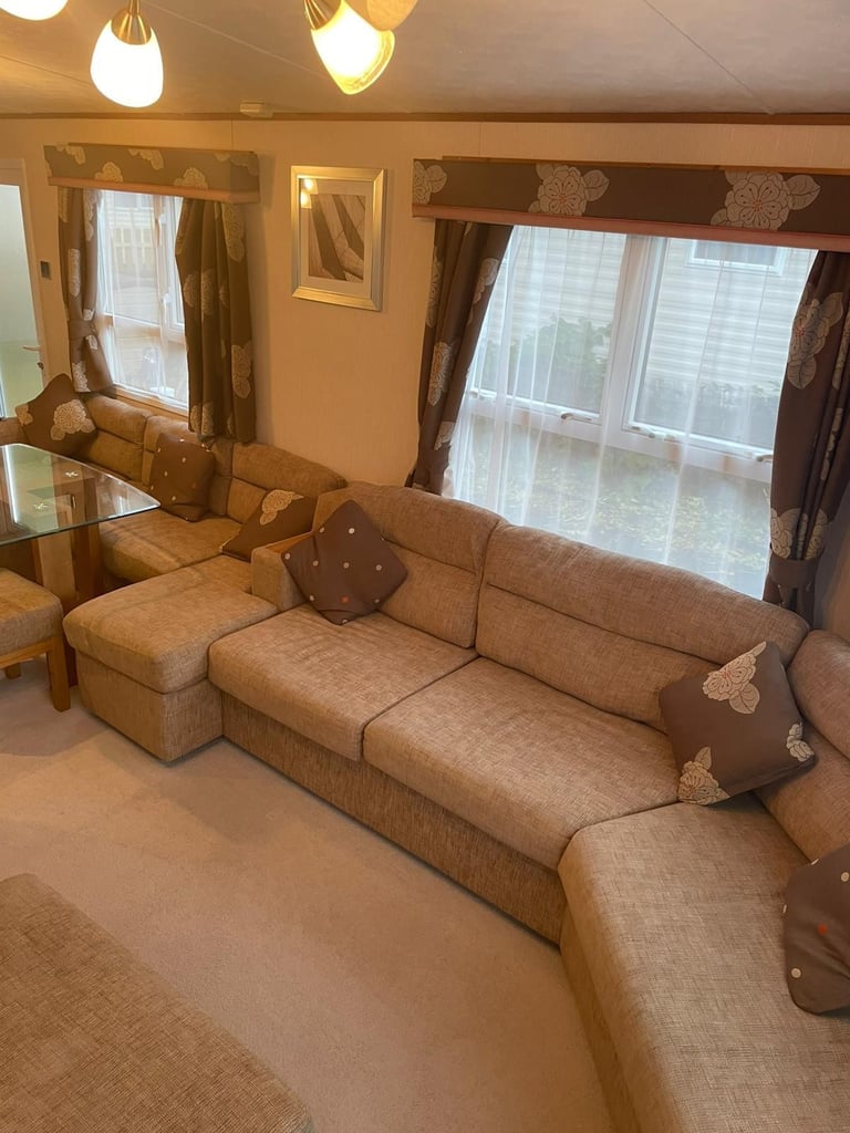 MODERN DOUBLE GLAZED & CENTRAL HEATED CARAVAN FOR SALE OFF SITE NOT SITED