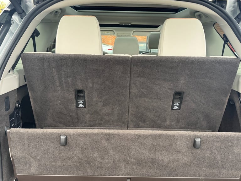 2019 Land Rover Discovery 2.0 SD4 HSE SUV 5dr Diesel Auto 4WD Euro 6 (s/s) (240 ps) ESTATE Diesel...