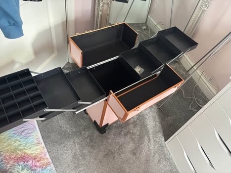Brand new Beauty case on wheels 
