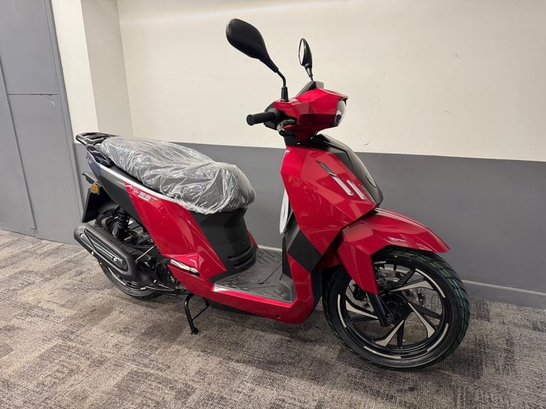 BRAND NEW 2025 PEUGEOT TWEET 125 SCOOTER LEARNER LEGAL MOPED DELIVERY