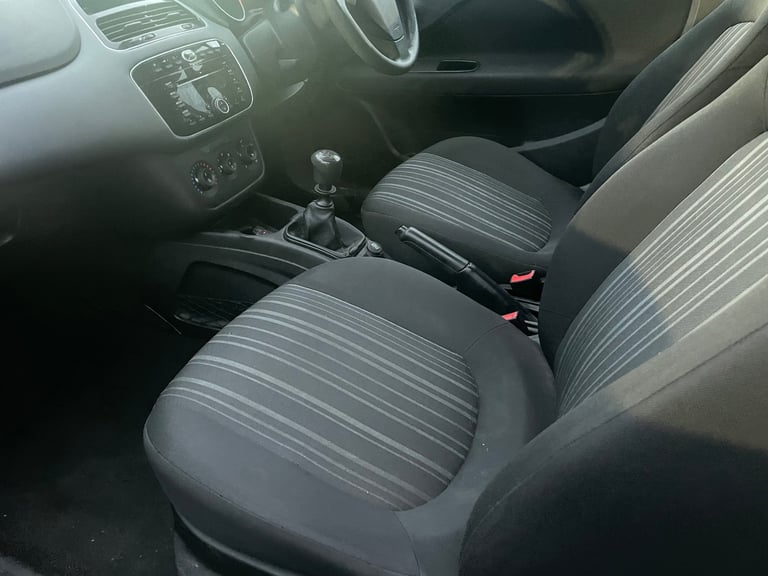 FIAT PUNTO EVO 1.4 ACTIVE 10 REG BLUE 3 DOOR MOT JANUARY 9TH 2026 LOW INSURANCE 48+MPG