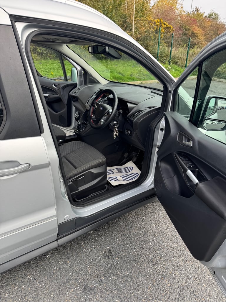 Ford, GRAND TOURNEO CONNECT, MPV, 2015, Manual, 1560 (cc), 5 doors