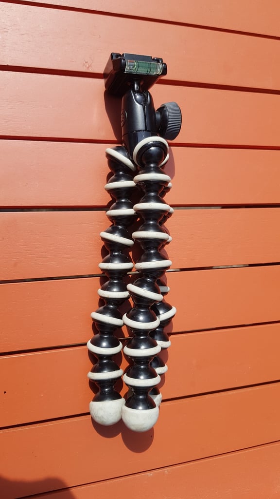 Gorilla style mini tripod for DSLR and Mirrorless cameras