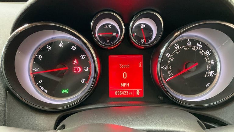 2014 Vauxhall Astra 1.6 16v Elite Euro 5 5dr HATCHBACK Petrol Manual