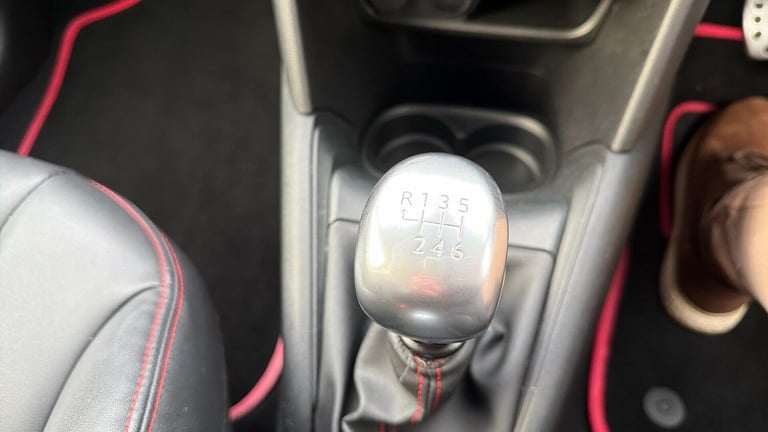  Peugeot 208 1.2 PureTech GPF GT Line Hatchback 5dr Petrol Manual Euro 6 (s/s) (110 ps) Petrol Ma...