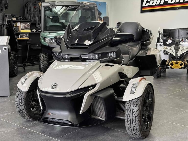 Can-Am Spyder RT 1330