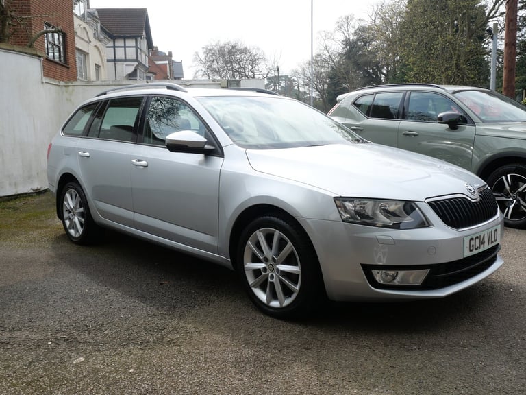 2014 Skoda Octavia 2.0 TDI Elegance DSG Euro 5 (s/s) 5dr Only 32000 Miles