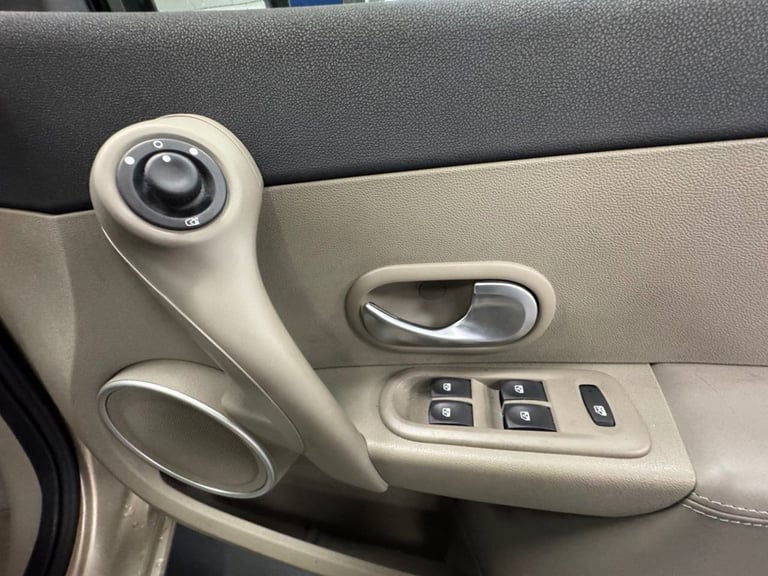 2006 06 RENAULT CLIO 1.6 VVT INITIALE HATCHBACK 5DR PETROL MANUAL (157 G/KM, 111