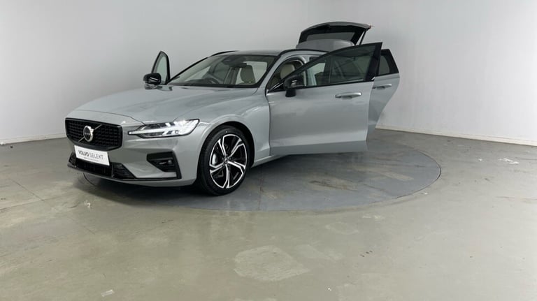 2025 Volvo V60 Plus, B4 Mild hybrid, Petrol, Dark Estate Petrol Automatic