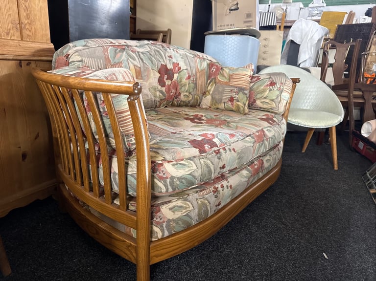 Ercol 2 seater seetee