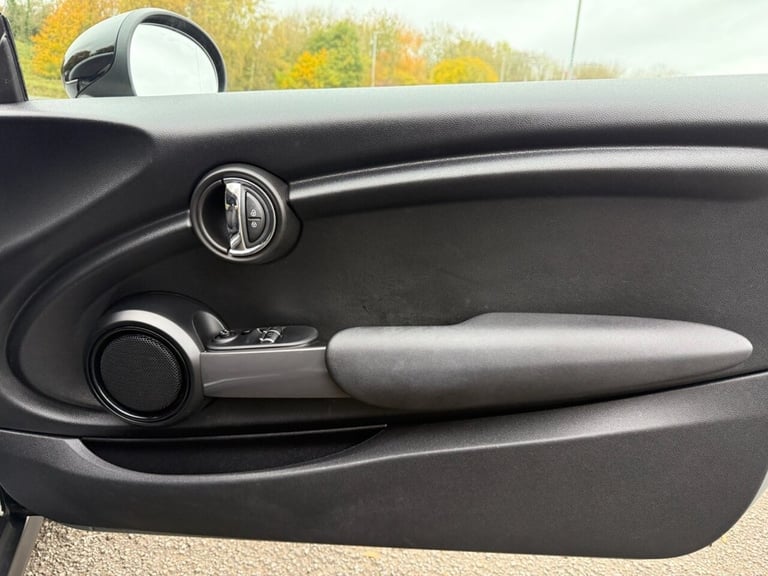 2017 67 MINI HATCH 1.5 COOPER HATCHBACK 3DR PETROL AUTO EURO 6 (S/S) (136 PS)