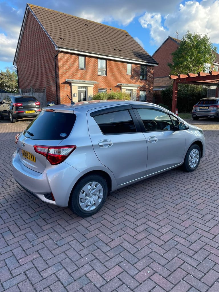Toyota Yaris/Vitz 1.0 Petrol Automatic 25,000 Mileage, 5 Door hatch 