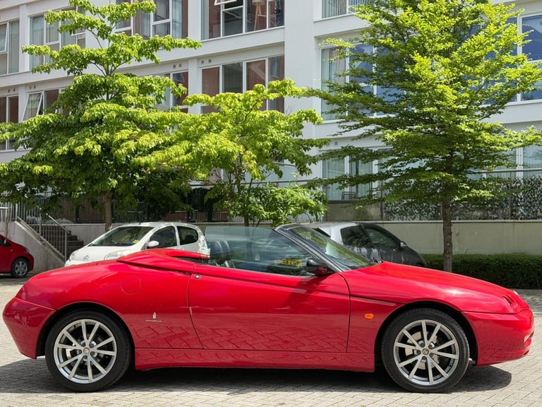 2005 Alfa Romeo Spider 2.0 JTS Lusso 2dr CONVERTIBLE Petrol Manual