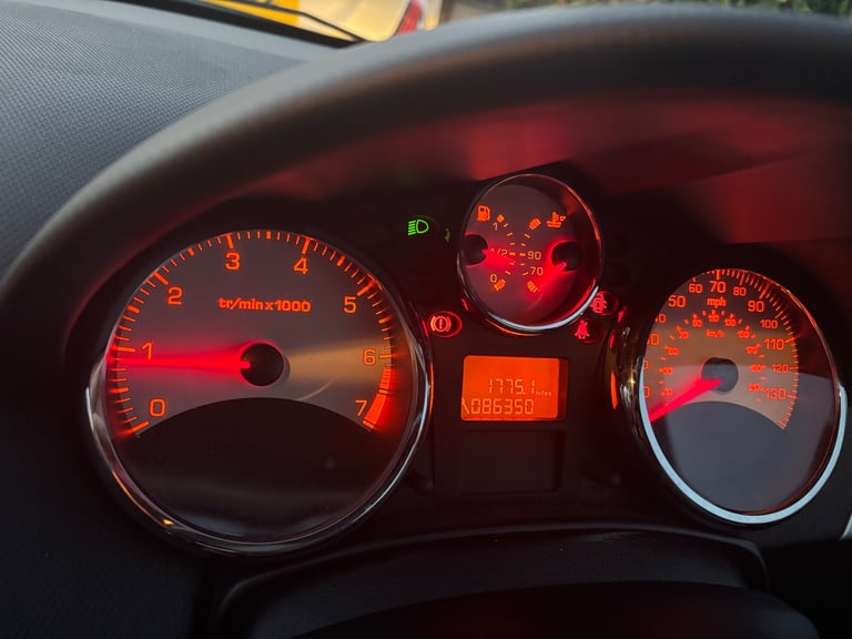 Peugeot, 207, Hatchback, 2011, Manual, 1360 (cc), 3 doors