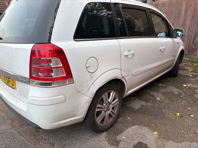 Vauxhall, ZAFIRA, MPV, 2011, Manual, 1686 (cc),5 doors - Image 3
