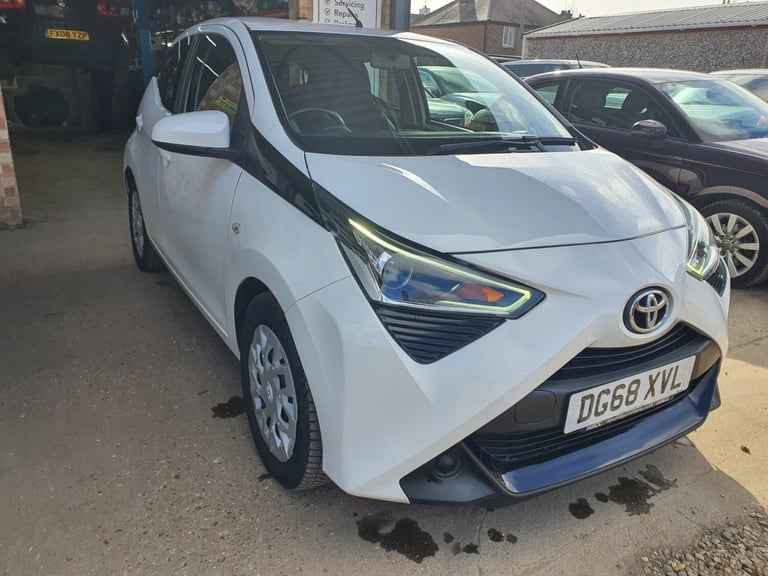 2018 Toyota AYGO X-PLAY VVT-I 998cc petrol