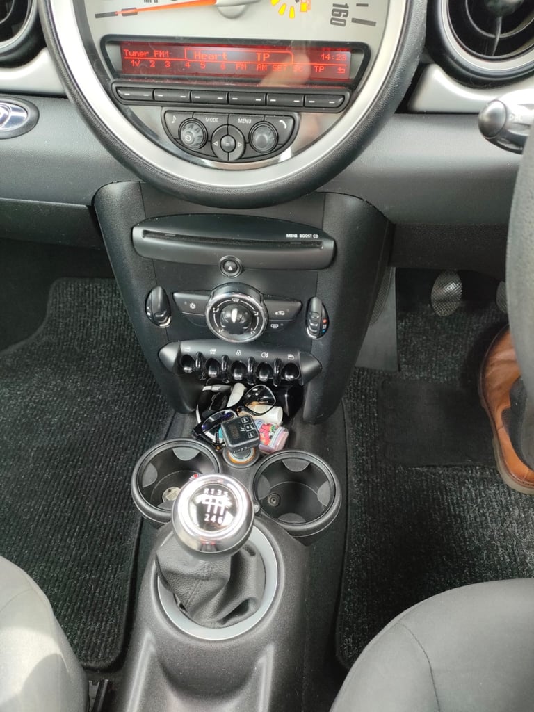 Mini, CONVERTIBLE, Convertible, 2010, Manual, 1598 (cc), 2 doors