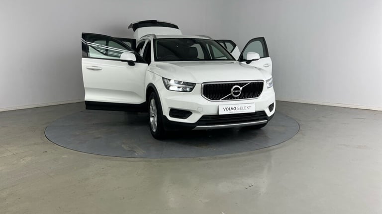 2020 Volvo XC40 T3 Momentum Automatic Estate Petrol Automatic