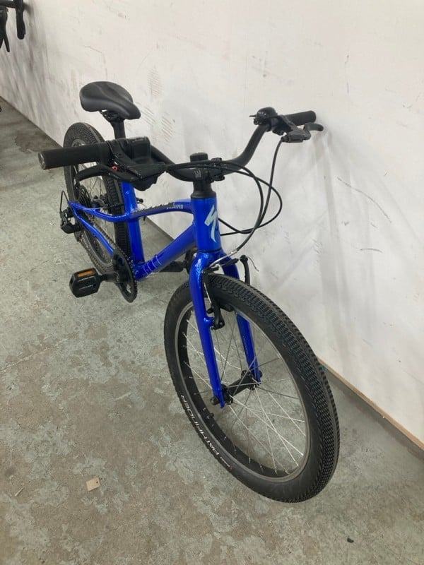 image for JETT Electric Blue Childrens Bike.