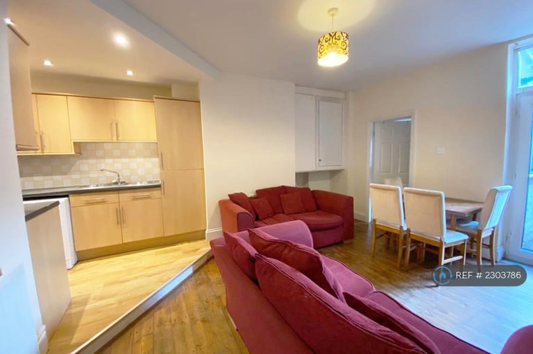 3 bedroom flat in Forsyth Road, Newcastle Upon Tyne, NE2 (3 bed) (#2303786)