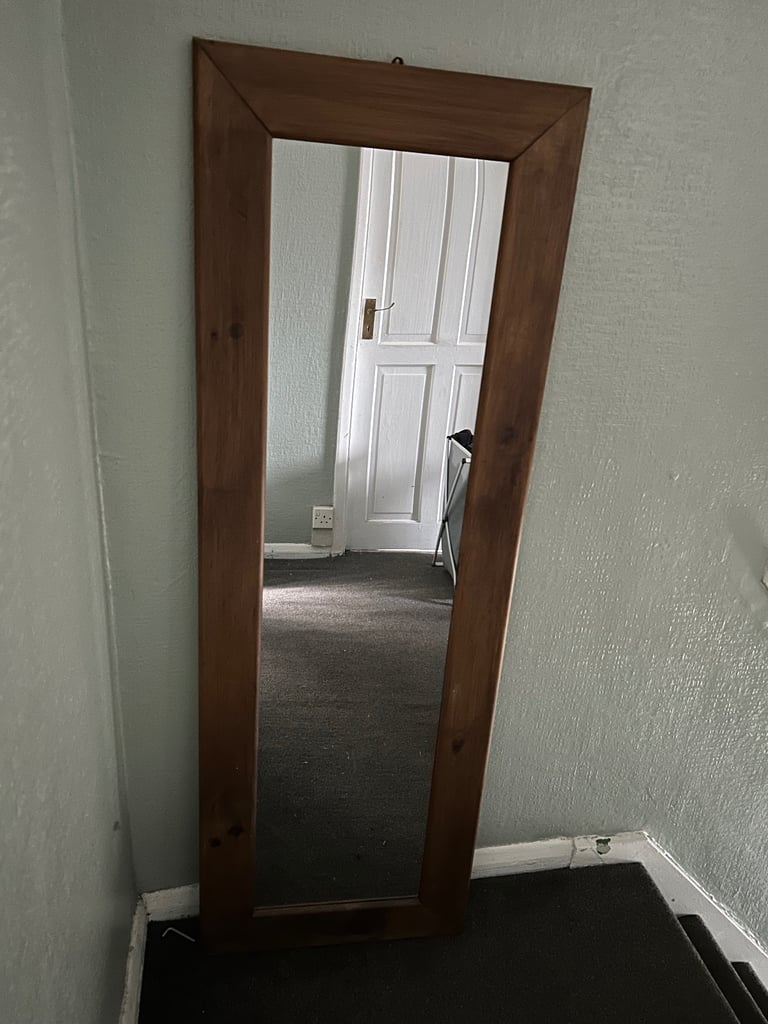 Long mirror 