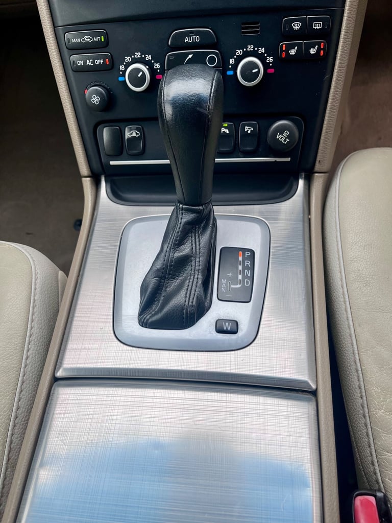 2011 Volvo XC90 2.4 D5 SE SUV 5dr Diesel Geartronic AWD (219 g/km  200 bhp)