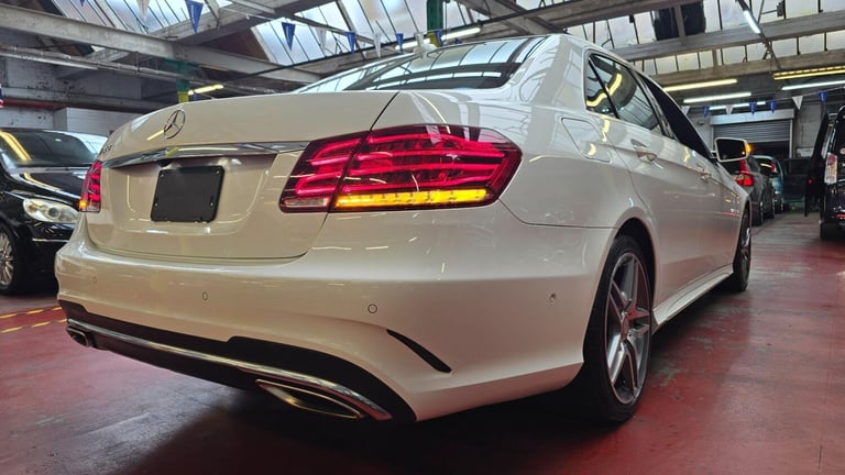  Mercedes-Benz E-Class 3.5 AUTO AMG LINE E350 AVANTGARDE Petrol Automatic