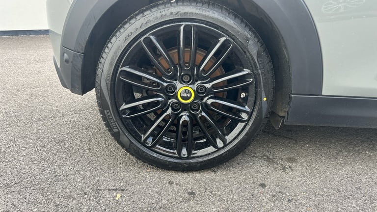 2022 MINI Hatch 135kW Cooper S Level 2 33kWh 3dr Auto Electric Hatchback Hatchback Electric Autom...