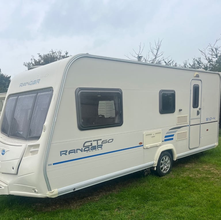 2011 caravan Bailey 4 berth inc motor mover & accessories