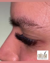 Individual eyelash extensions / lashes / eyelash extensions 