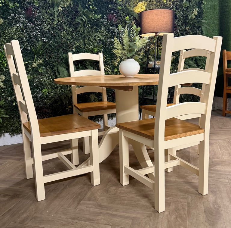 Solid oak kitchen table & 4 chairs/dining set