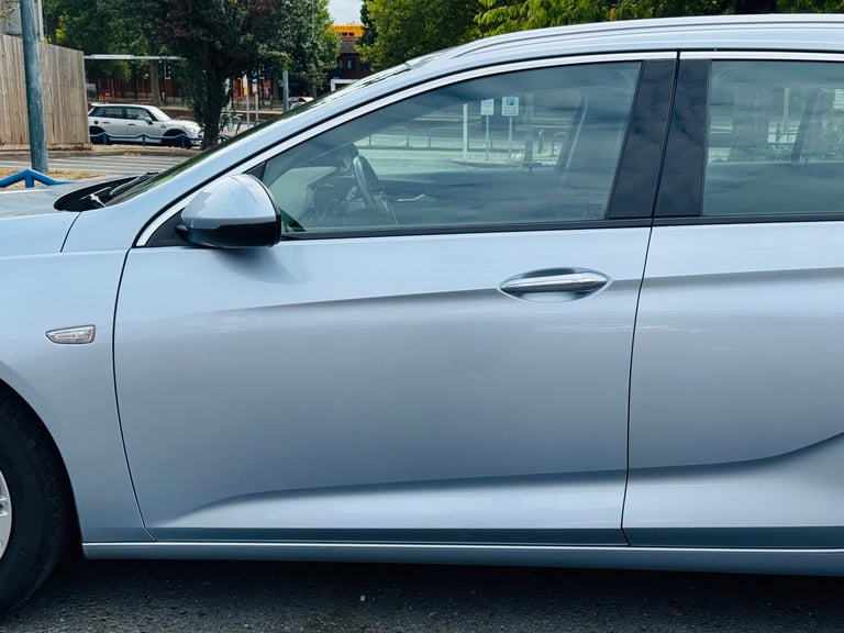 2017 Vauxhall Insignia TECH LINE NAV 5-Door Diesel
