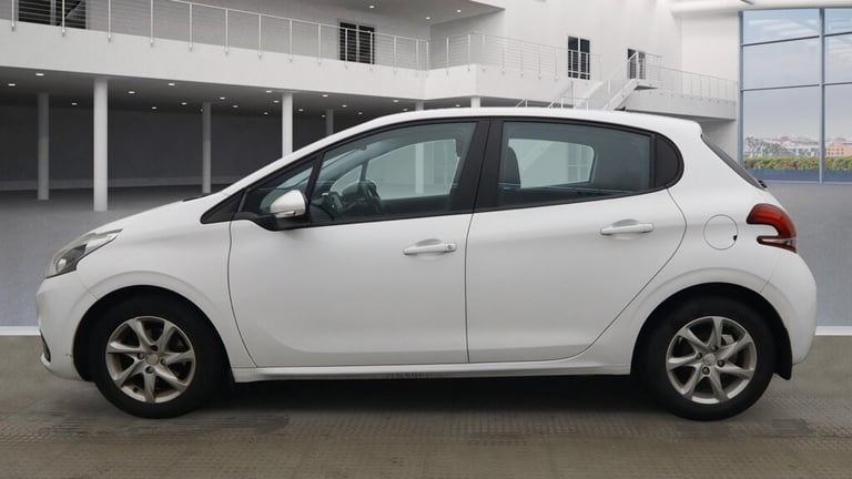 FINANCE AVAILABLE 2015 PEUGEOT PEUGEOT 208 1.2 PURETECH ACTIVE 12 MONTH MOT