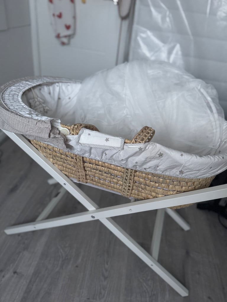 Free Moses Basket- Pick up ONLY
