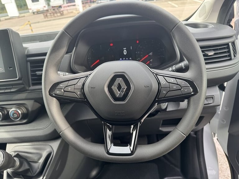 2025 Renault Trafic 130ps LL30 130 Advance 6 Seat with Air Con, Cruise, Rear Sensors &amp; Delive...