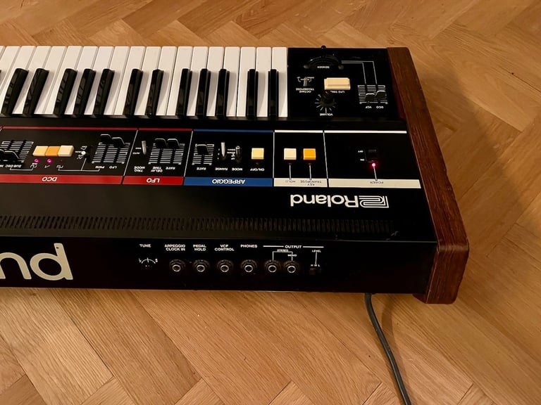 Roland Juno 6 Polyphonic Analogue Synthesizer