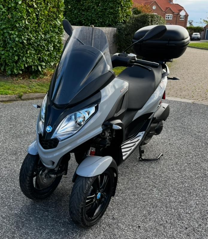 2020 PIAGGIO MP3 HPE SPORT TRICYCLE FULL MOT ONLY 2500 MILES FROM NEW! LOVELY!