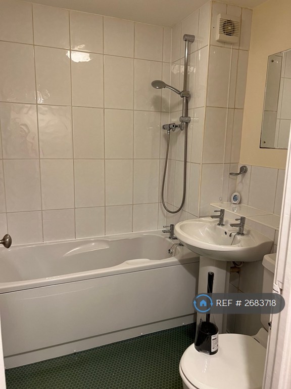 1 bedroom flat in Willoughby Avenue, Croydon, CR0 (1 bed) (#2683718)