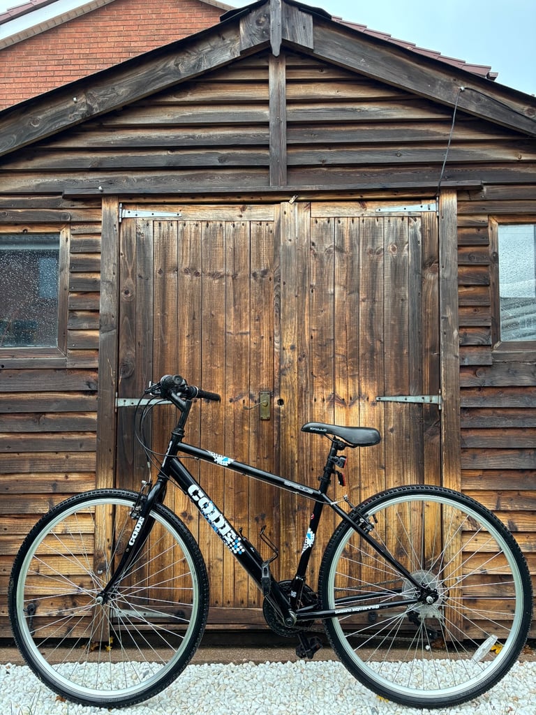 Men’s Lightweight APOLLO Code Hybrid Bike (Fantastic Condition)