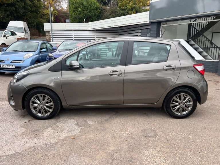  Toyota Yaris 1.5 Hybrid Icon 5dr CVT - FTSH - REAR CAMERA -  AIR CON Petrol/Ele