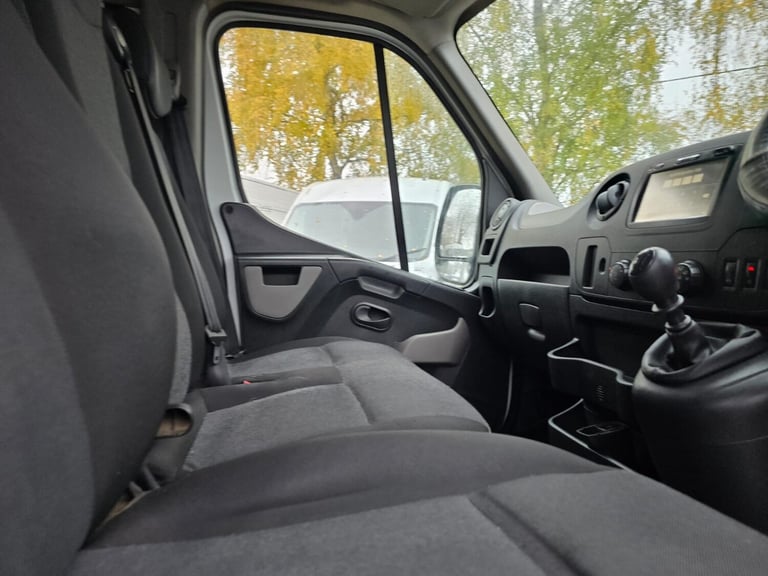 2017 Renault Master 2.3 DCI 145 LUTON CURTAIN SIDE TAIL LIFT CHASSIS CAB Diesel Manual