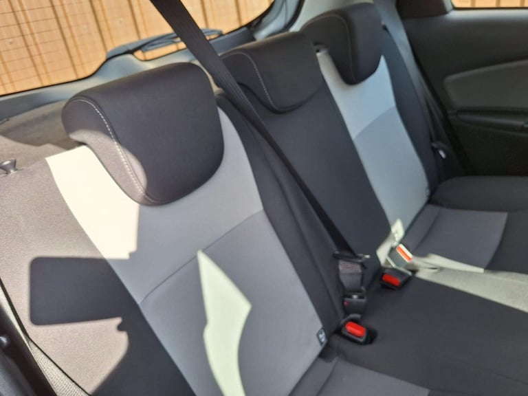 TOYOTA YARIS 1.5 VVT-h Icon Tech 2019