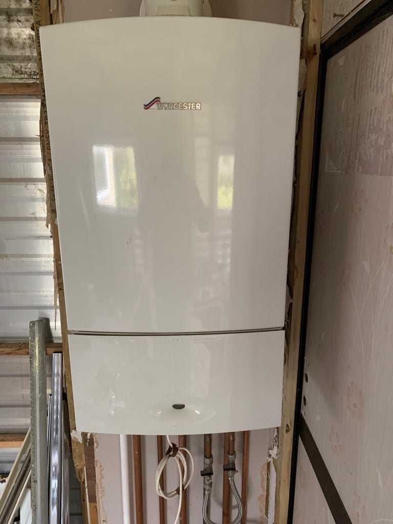 GREENSTAR 24i COMBI BOILER.  For Spares.