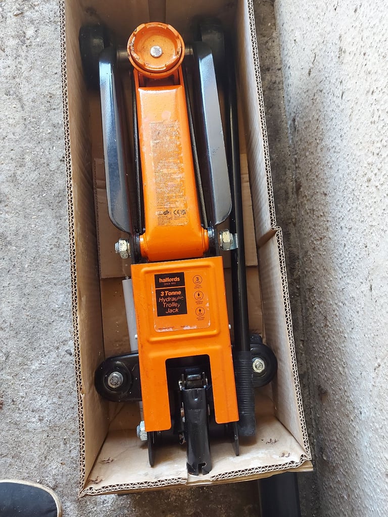 Halfords 3 Tonne Hydraulic Trolley Jack - Heavy Duty Car Lifting Tool (Boxed)